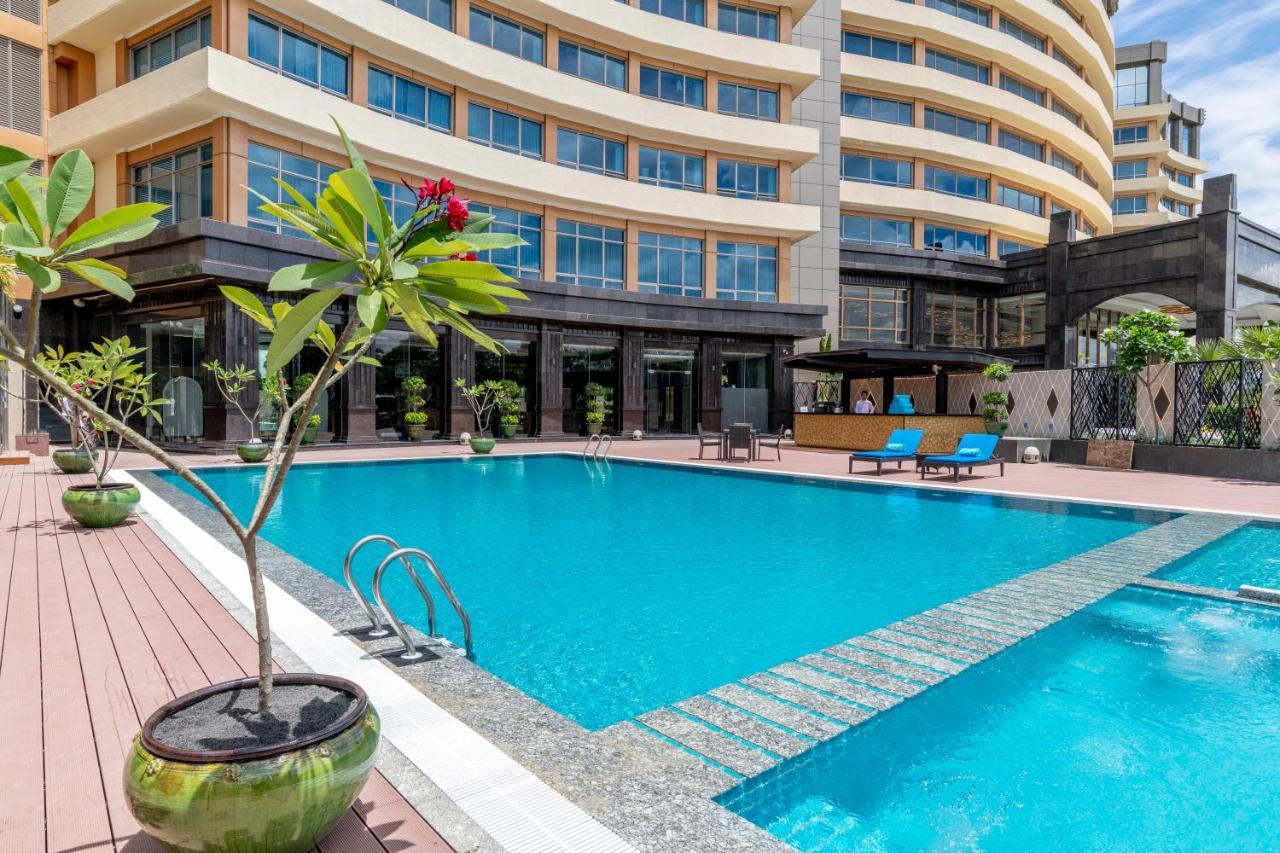 Grand Mercure Yangon Golden Empire Esterno foto